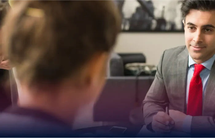 personas-platicando-abogado