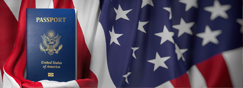 pasaporte-americano-con-bandera-de-EUA