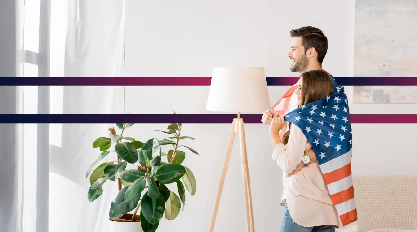 pareja-joven-con-bandera-de-EUA